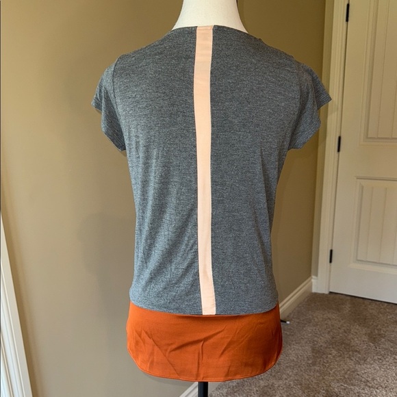 Anthropologie Dolan T Shirt Gray Brown Short Sleeve Pink Pocket Bronze Satin Hem - Picture 3 of 9